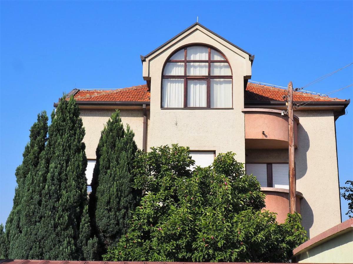 Guest House Stefanovic Вране Экстерьер фото