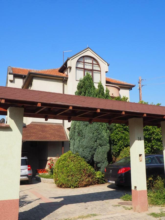 Guest House Stefanovic Вране Экстерьер фото